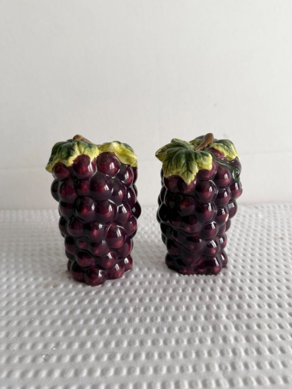 Vintage Majolica-Style ‘Grape Cluster’ Ceramic Salt/Pepper Shakers